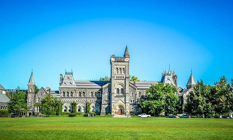 Chuyển tiếp, xét tuyển vào các trường đại học uy tín tại Canada