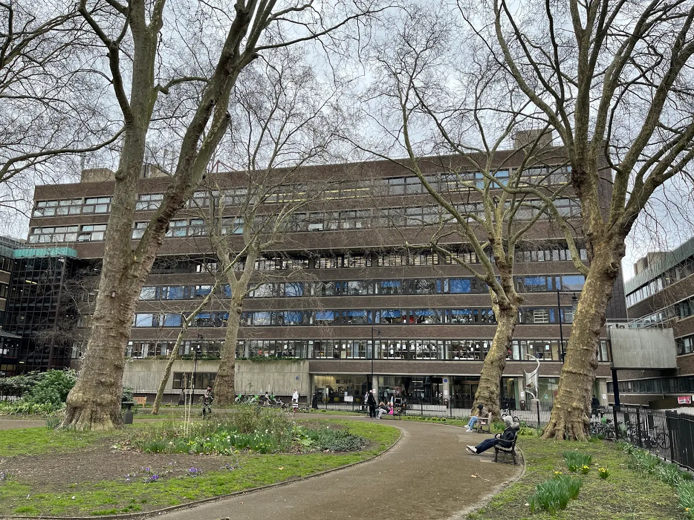 Chất lượng giảng dạy và cơ sở vật chất hiện đại City University London 