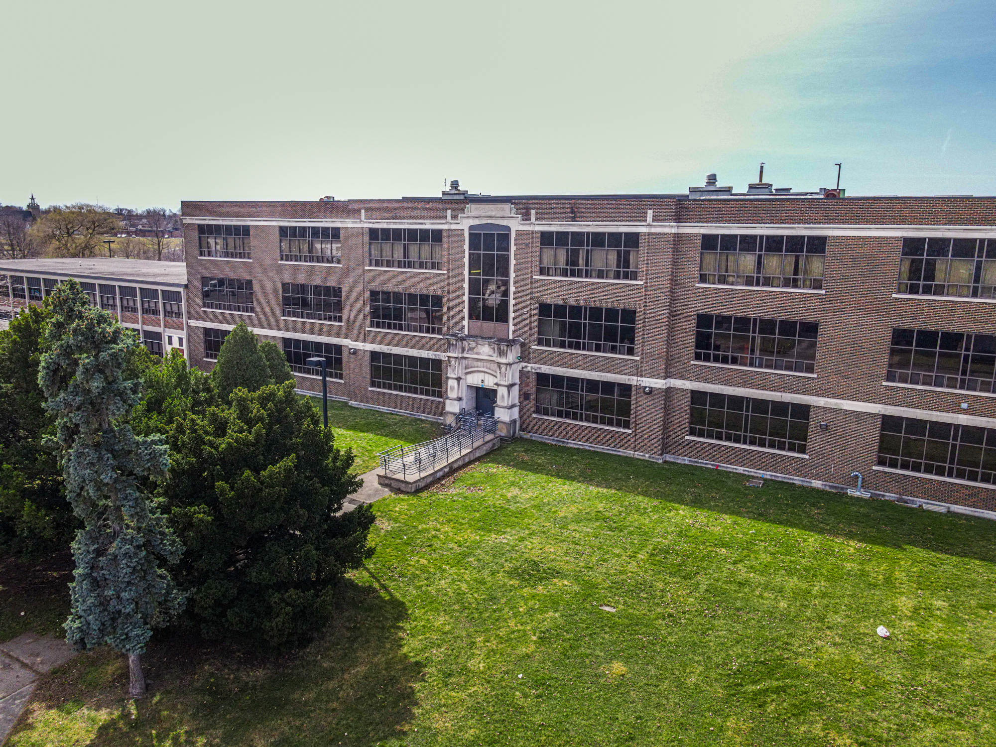 Fort Erie International Academy: Trường THPT nội trú tại Canada